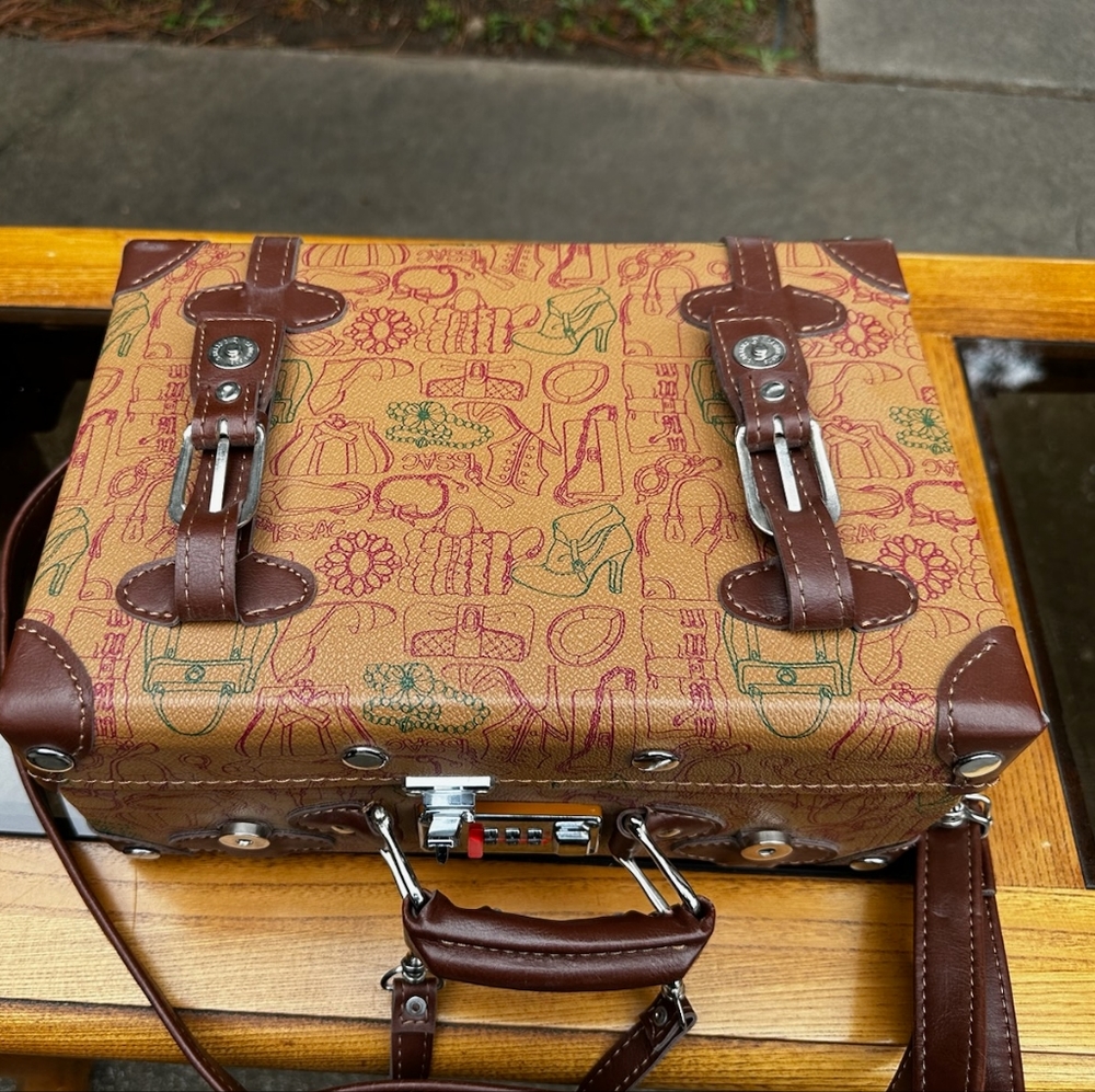 Luxury case. Petit Choice Samantha Thavasa.